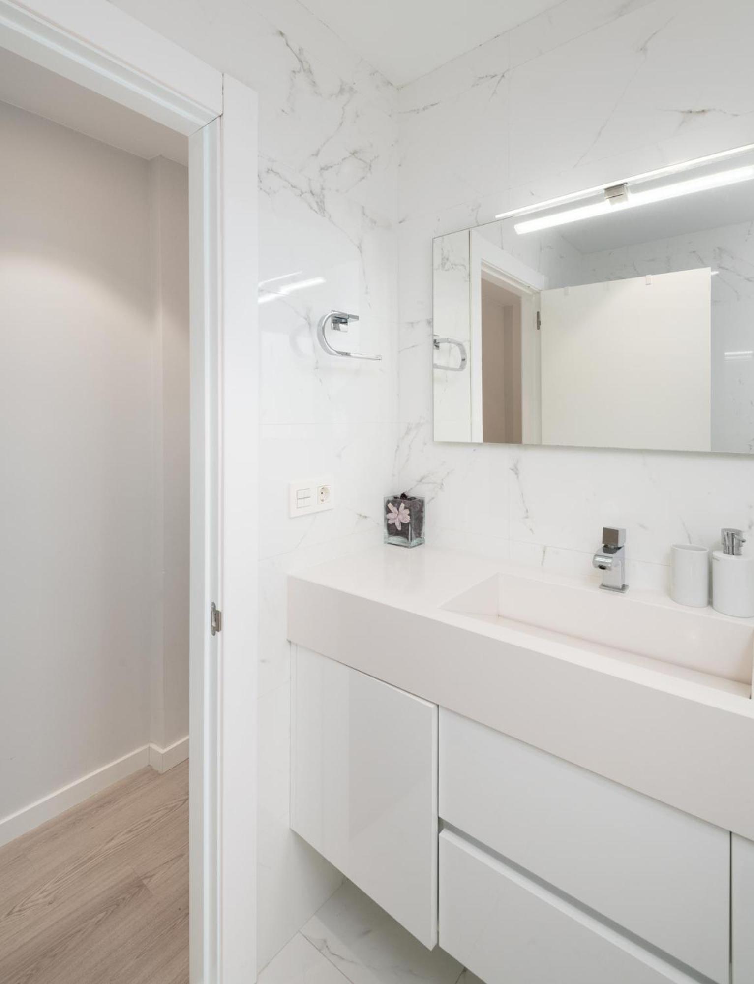 Espacio Moderno En Gijon Playa Экстерьер фото
