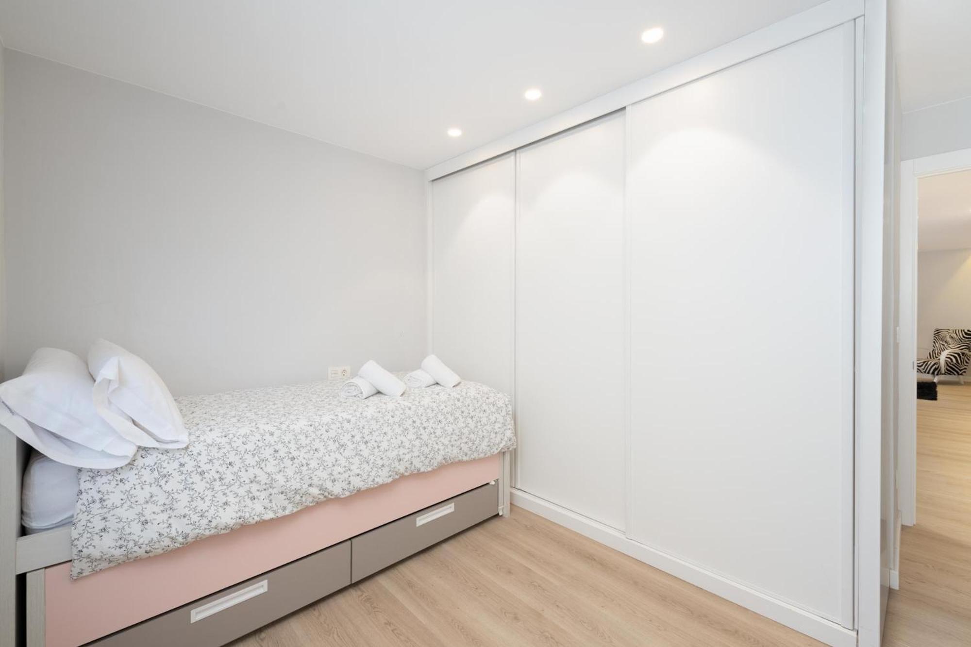 Espacio Moderno En Gijon Playa Экстерьер фото